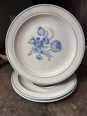 Classic Blue Floral Ceramic Dinner Plate - White and Blue
